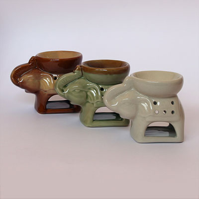 Аромалампа Слон с чашей на спине керамика h=10см ― Сандаловый Дом СПб - Интернет-магазин